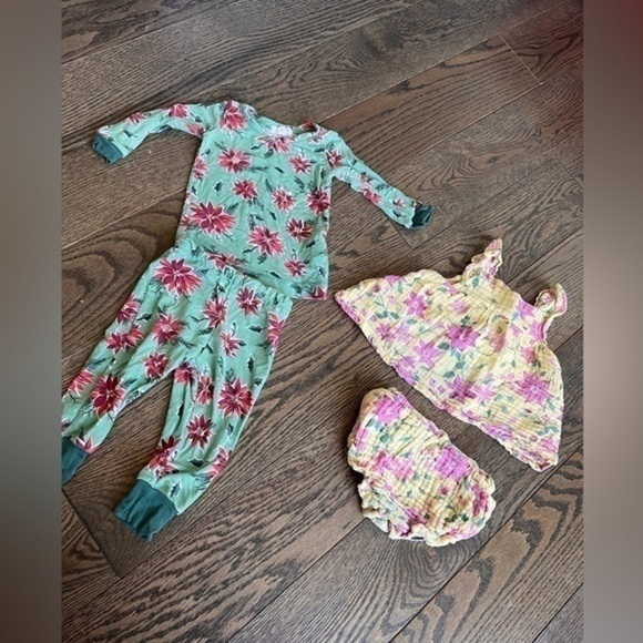 Angel dear bundle 6-12 months GUC 2 piece pjs and outfit - Picture 1 of 5